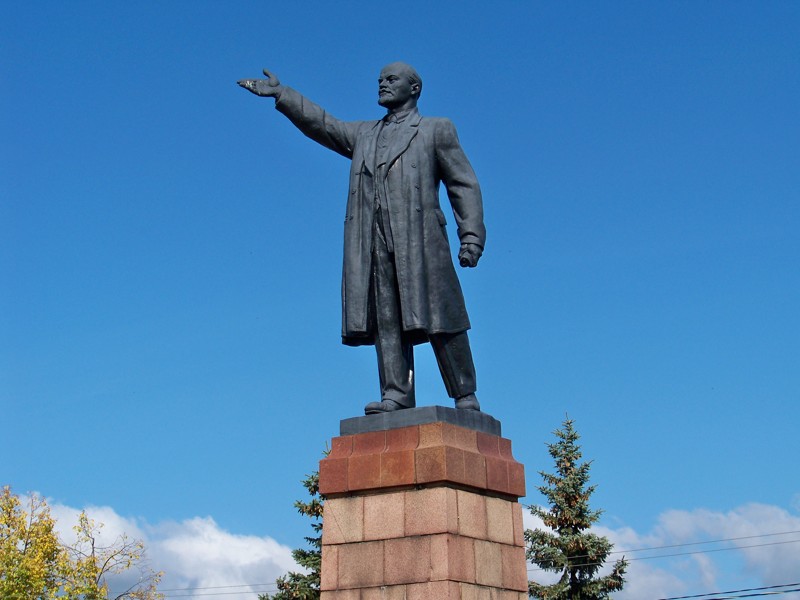 Владимир Ильич на площади