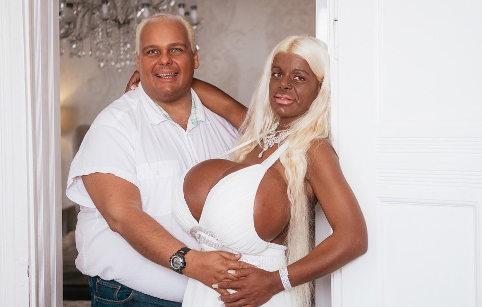 Жительница Германии решила стать афроамериканкой. Вот как она выглядит теперь!