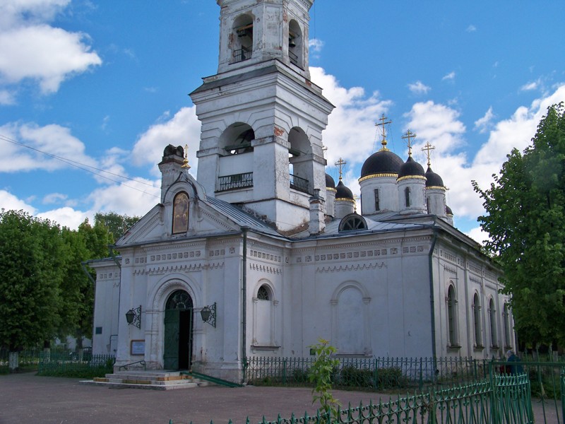 Самая старая постройка Твери - церковь Белая Троица 1564 год