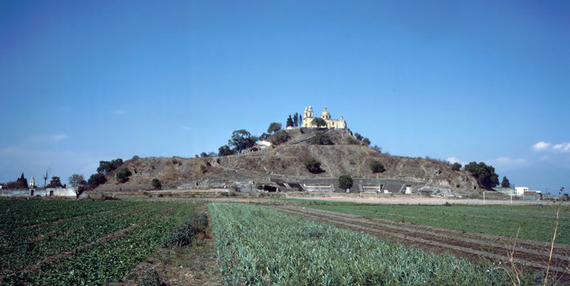Великая пирамида Чолулу, что была намного больше Великой пирамиды в Гизе
