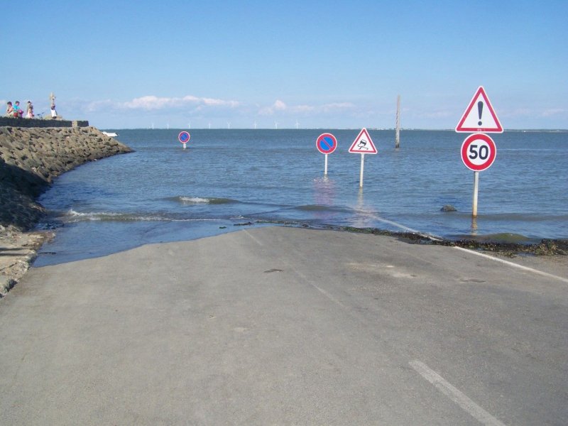  Passage du Gois - автомобильная дорога под водой