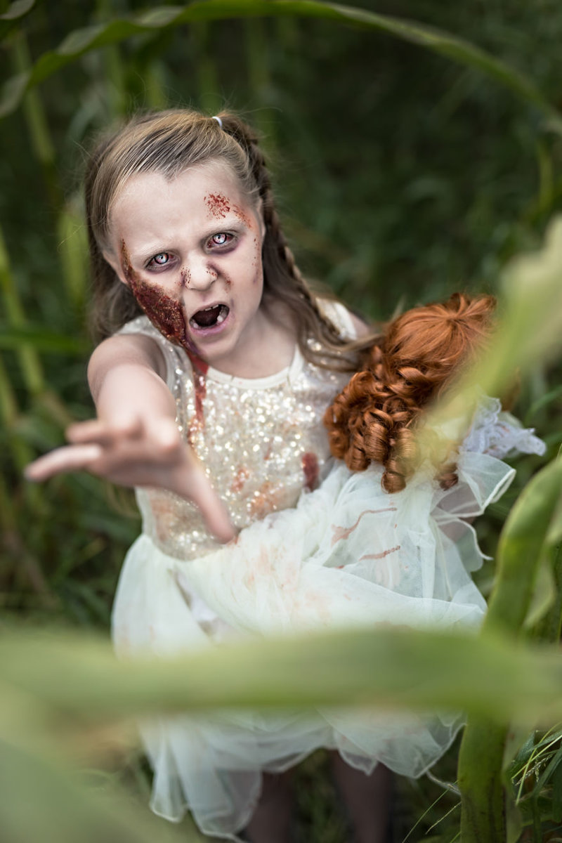 Хэллоуин уже близко: фотограф превращает своих моделей в зомби