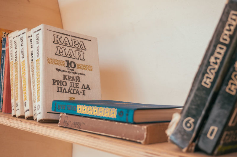 Ближе к книгам: в Болгарии открыли первую уличную библиотеку "Рапана"