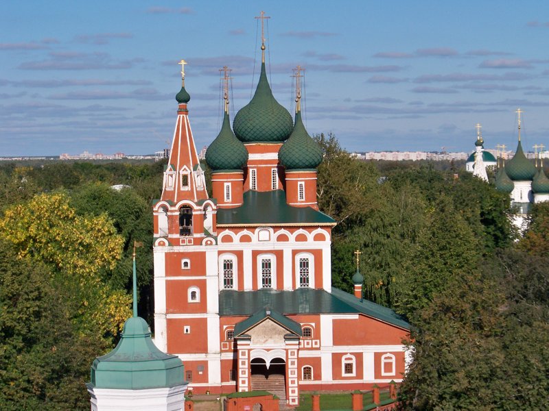 В Ярославле более 50 церквей и соборов, не похожих друг на друга