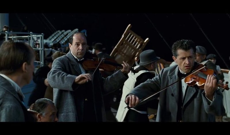 Игравший на палубе оркестр - не выдумка кинематографистов!