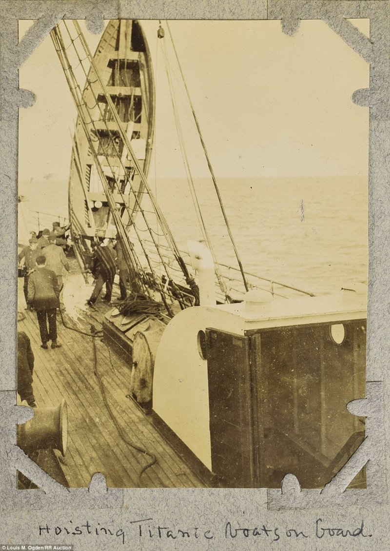 "Титаник": на аукцион выставлен альбом со снимками спасения пассажиров