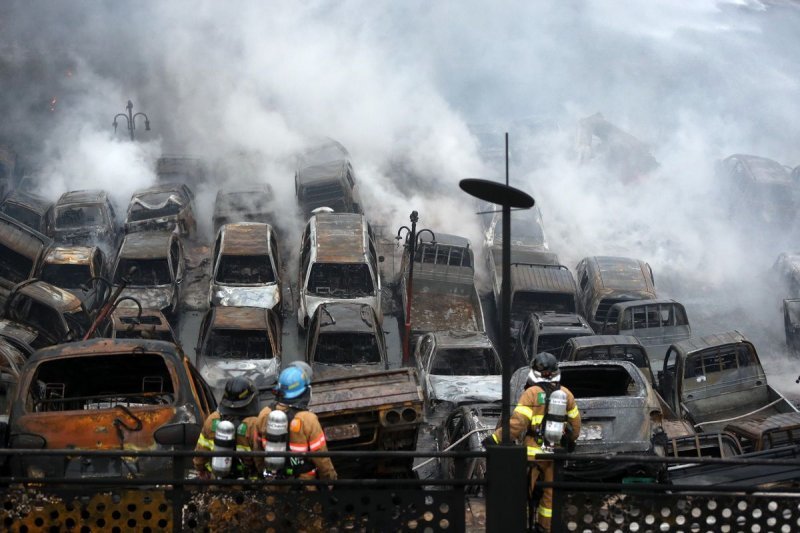 Пожар удалось потушить, но около 570 машин было безвозвратно уничтожено. Предварительная сумма ущерба –3,5 млрд. вон ($ 3,22 млн.).