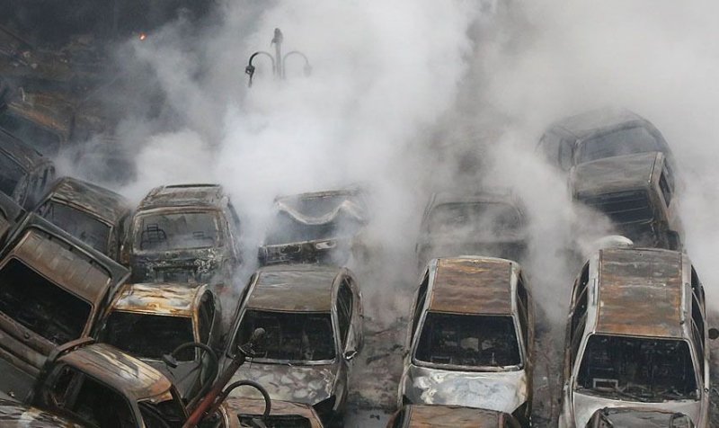 Пожар на парковке салона по продаже автомобилей в Южной Корее