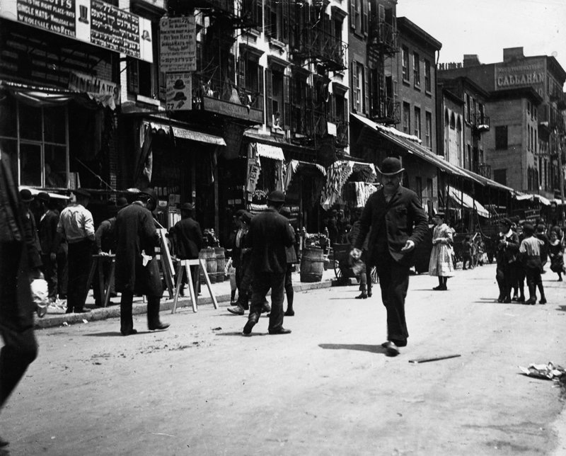 1890. Хестер-стрит в Нью-Йорке. 