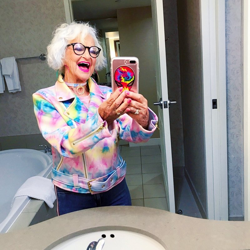 Самая модная бабушка интернета Бадди Винкл!