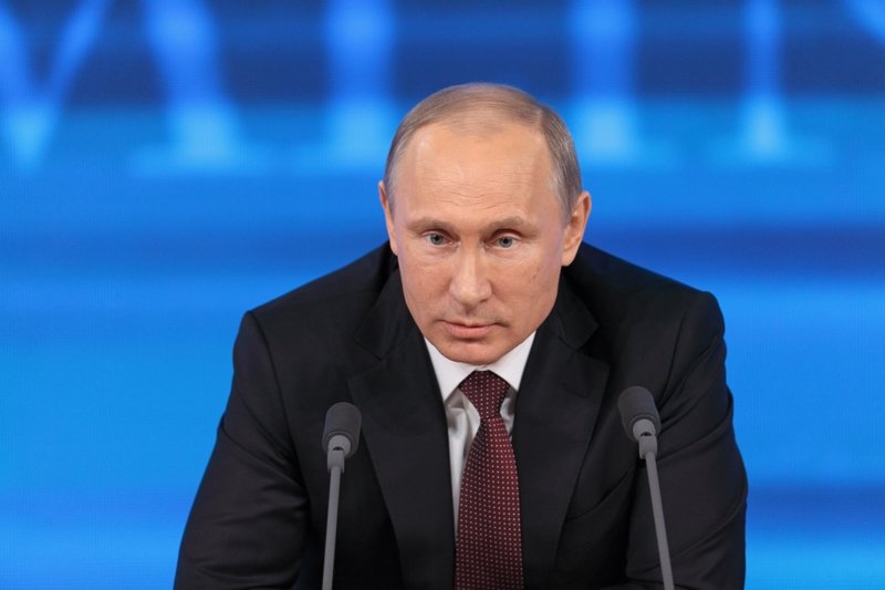 Владимир Путин предупредил: кое-кто собирает биологические материалы россиян