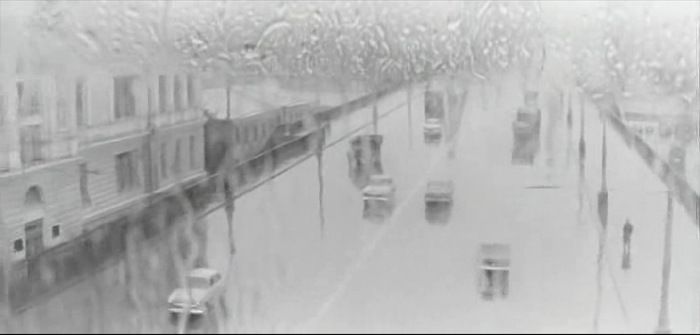 Кстати, сквозь залитое дождем стекло автобуса Димка видит Крымский мост и эстакаду у Зубовского бульвара: