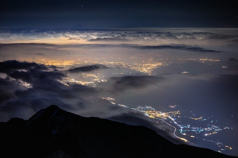 Ночной вид с Роччамелоне (3538 м), Италия