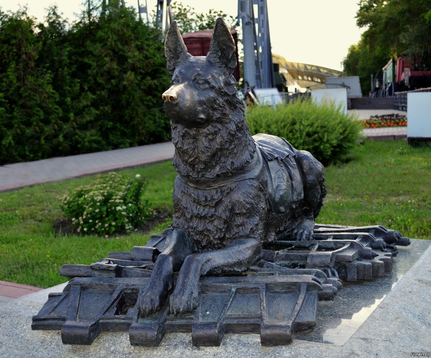 Памятник овчарке на Поклонной горе