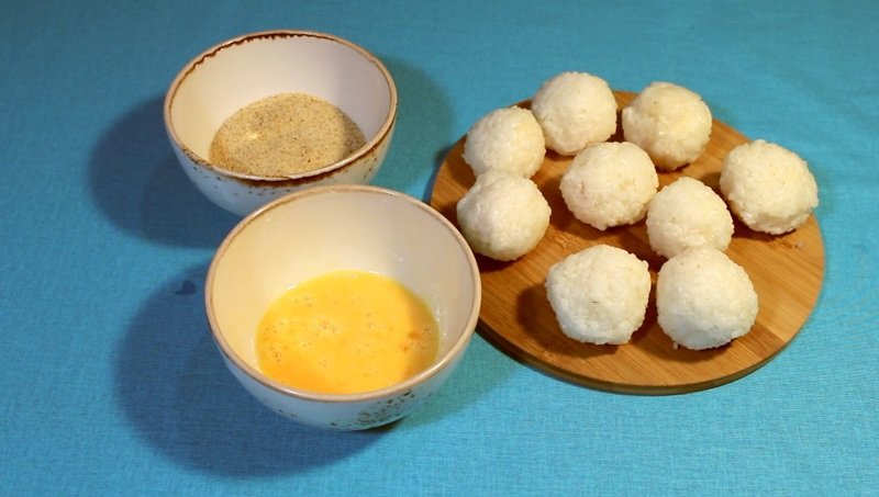 Рисовые шарики с креветками в кляре. Рецепт на тему японской кухни