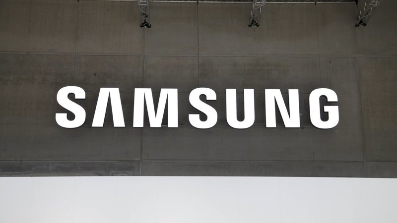 Samsung "затролили" фанатиков Apple новой рекламой своего телефона
