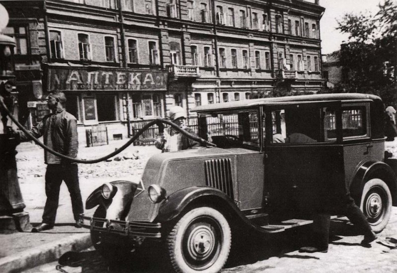 В 1929 году этот автомобиль знал каждый. Renault 6CV 4cyl type NN Владимира Маяковского.