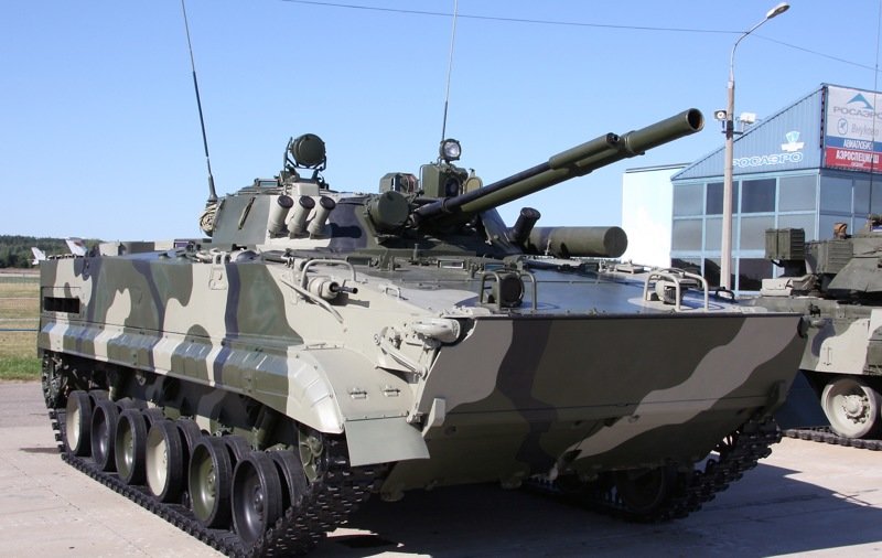 Россия вышла на первое место в мире по количеству танков, БМП и РЗСО