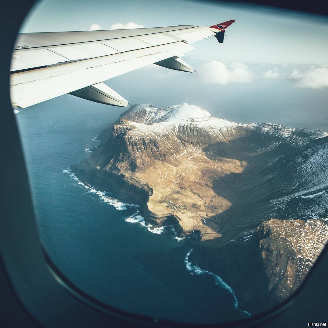 Путешествия через океан. Фишт из иллюминатора s7. Вид из иллюминатора. Вид из иллюминатора самолета. Вид из окна самолета.