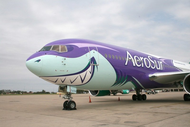 11. Авиакомпания AeroSur прекратила свое существование в 2012 году, но не отметить их крутые самолеты нельзя