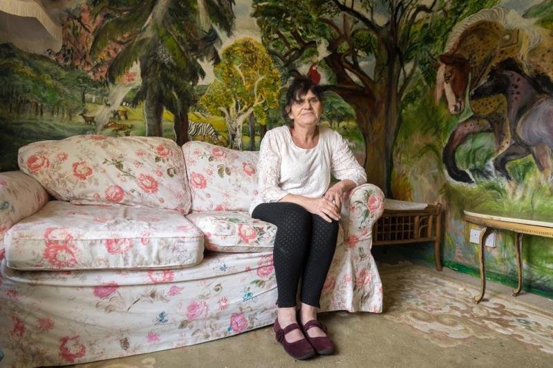Британская пенсионерка полжизни превращает квартиру в мини-Сикстинскую капеллу