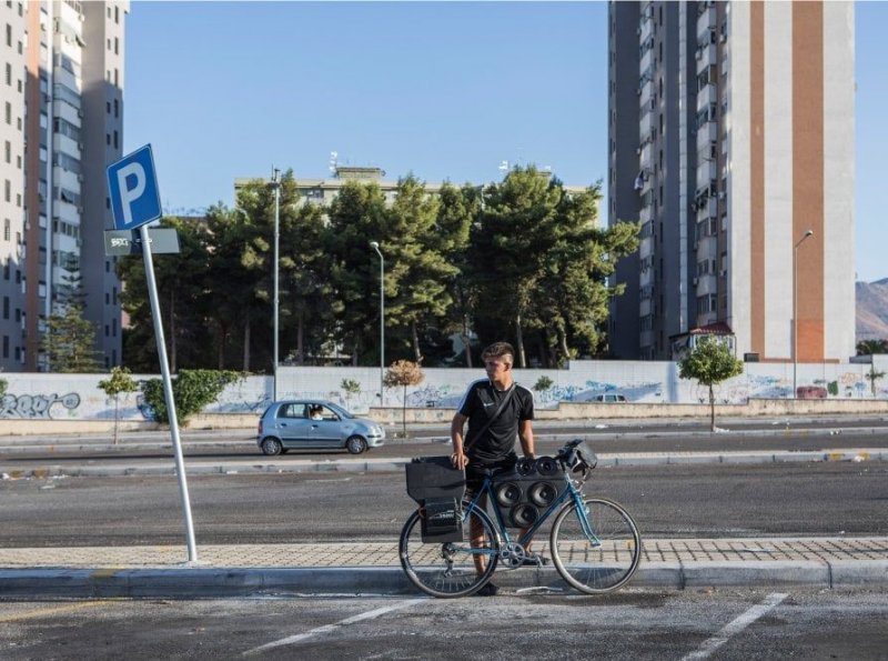 Подростки из Палермо прокачивают свои велосипеды