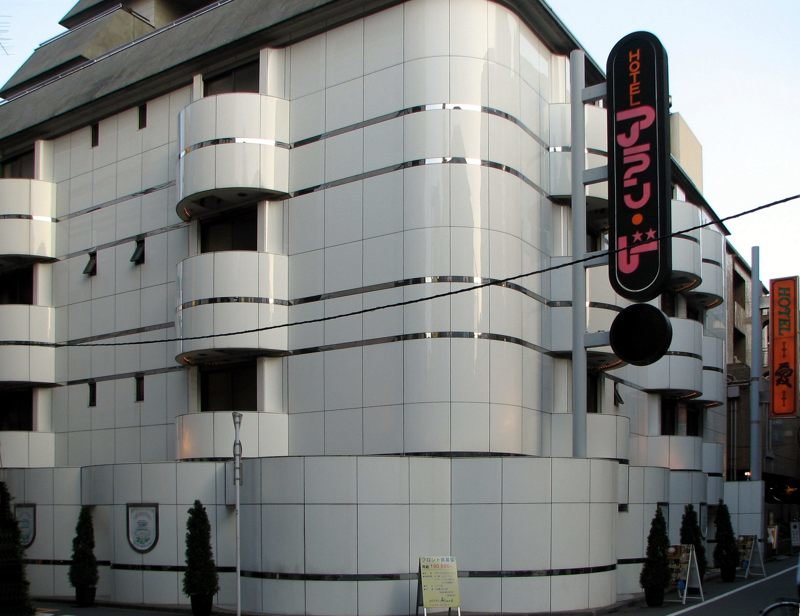 4. В Японии есть множество "отелей любви", оформленных в различном стиле и предлагающих разные варианты размещения