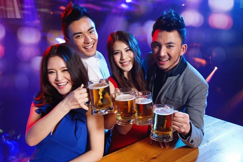 Алкогольные посиделки в Китае