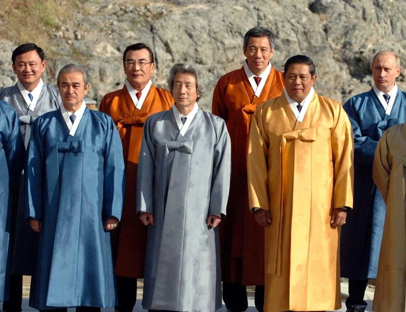 8. Привычное кимоно на Путине в Пусане (Южная Корея), 2005 год 