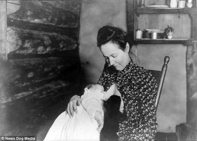 Женщины викторианской эпохи кормят грудью: исторические фото