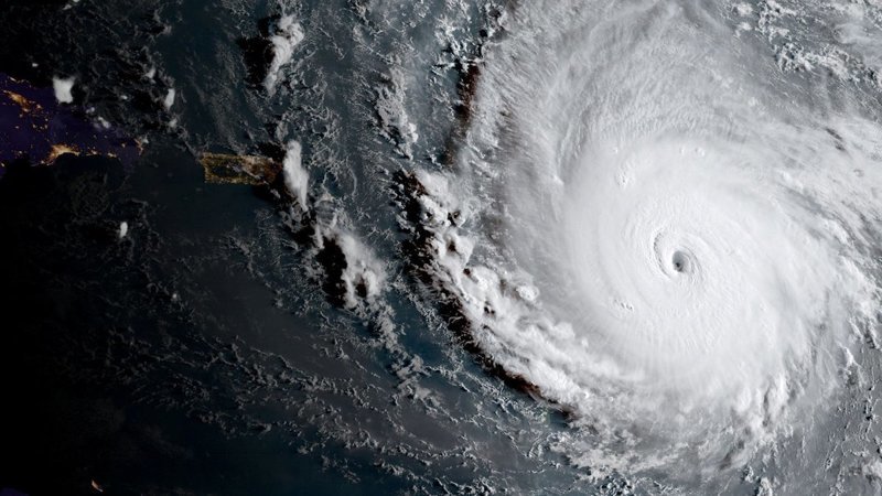 Это — недавний ураган Ирма, который «стальным утюгом» пронёсся по Карибам и Южному побережью США