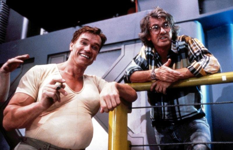 Арнольд Шварценеггер и Пол Верховен на съёмках фильма "Вспомнить всё", 1990 год.