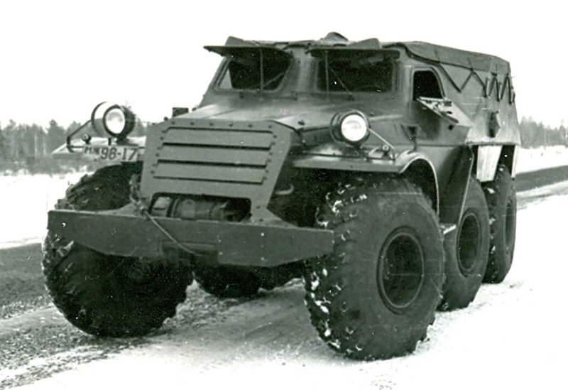 Оригинальный БТР-Э152В с 14-местным бронекорпусом (из архива 21 НИИЦ)
