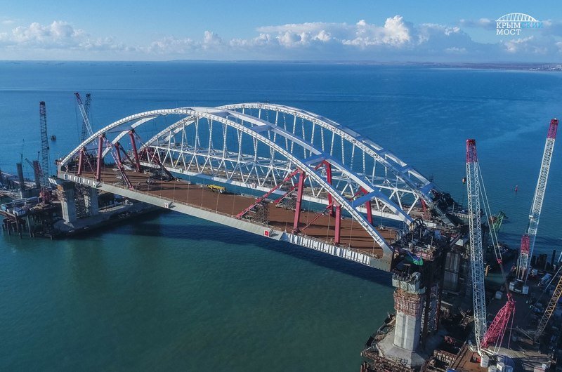 Россиянам предлагают проголосовать за название для строящегося моста в Крым