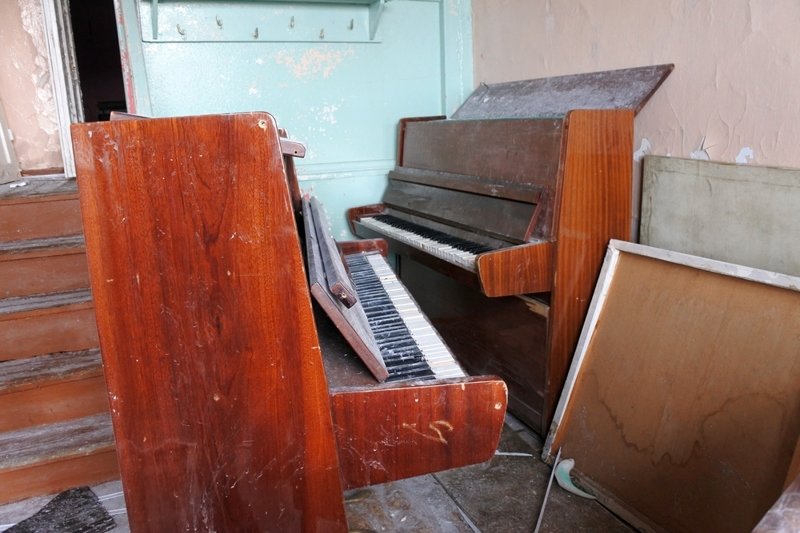 Янранай было очень музыкальным селом. За нашу непродолжительную экскурсию мы обнаружили 6 фортепьяно