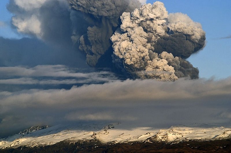 Исландский вулкан Эрайвайёкюдль может пробудиться в любую минуту