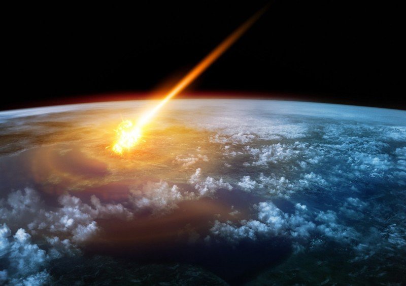 В сеть попало видео падения метеорита в Атлантический океан