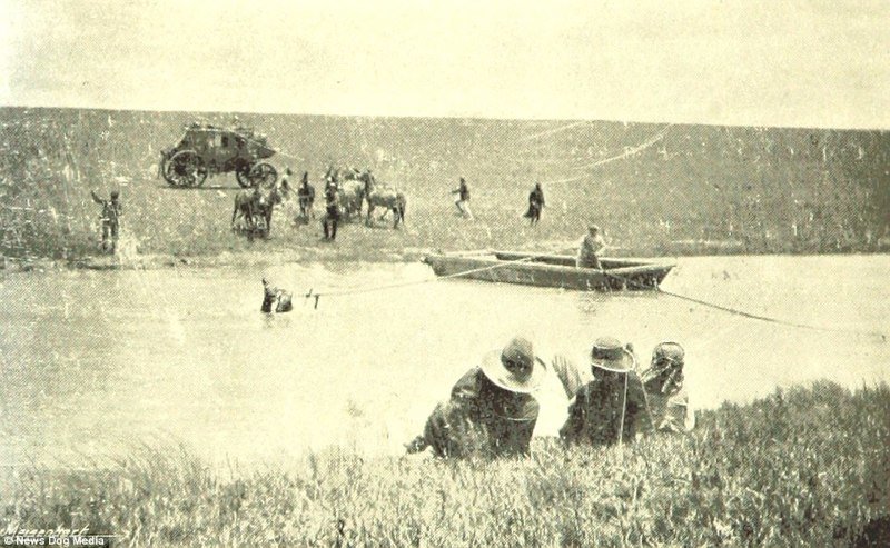 Переправа через реку Цукербошранд, 1896 г.