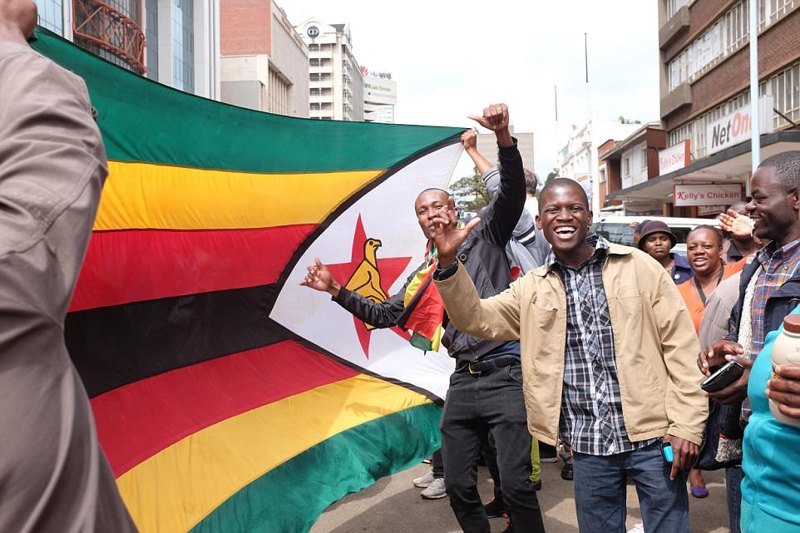 Конец режима Роберта Мугабе: президента Зимбабве смещают с поста