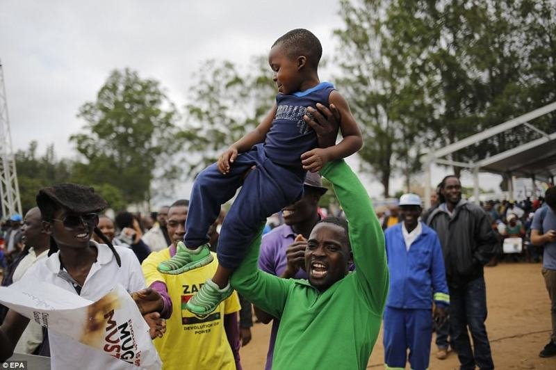 Ожидается, что голосование по импичменту Мугабе пройдет на этой неделе