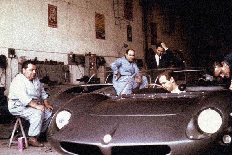 Слева Medardo Fantuzzi, справа Scuderia Serenissima Spyder 1965 г.