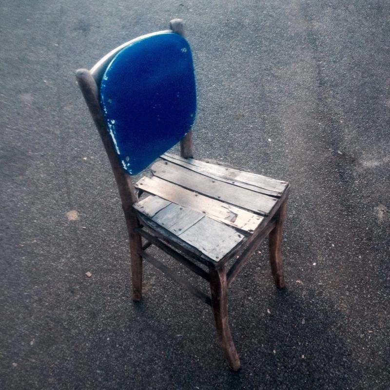 Не выбрасывайте старые стулья