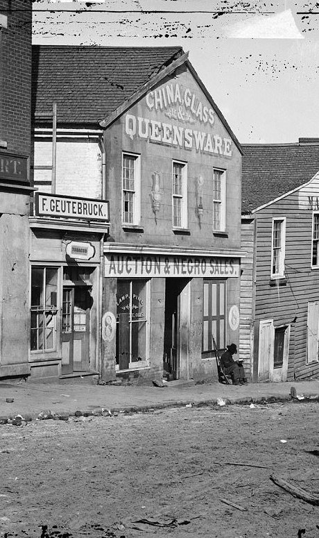 Здание с вывеской "Аукцион и продажа негров", Атланта, 1864 год  аукцион, история, продажа, прошлое, раб, сша, фотография