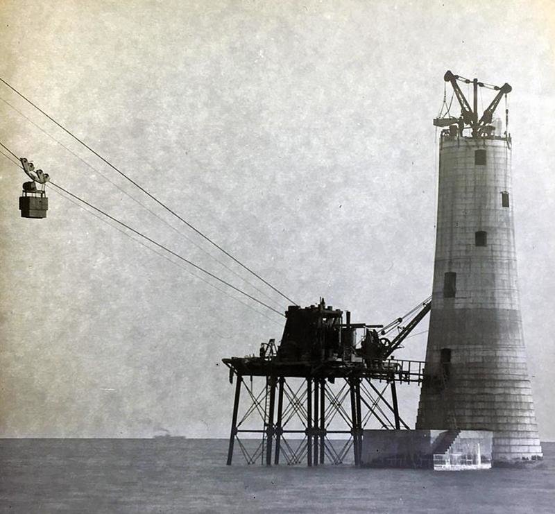До 1983 года в маяке жили три смотрителя, но затем была осуществлена автоматизация работы