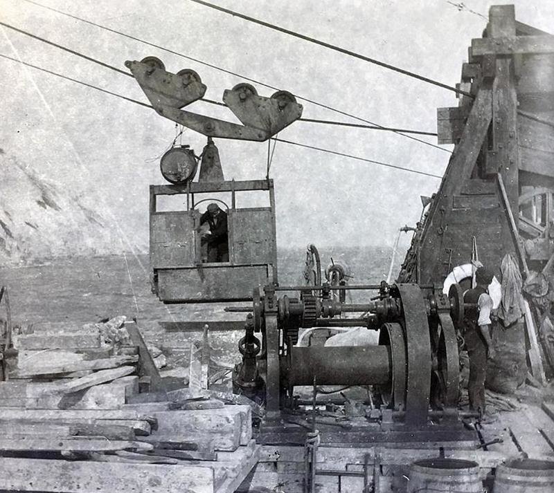 Эта первая публикация снимков со строительства маяка на Бичи-Хед