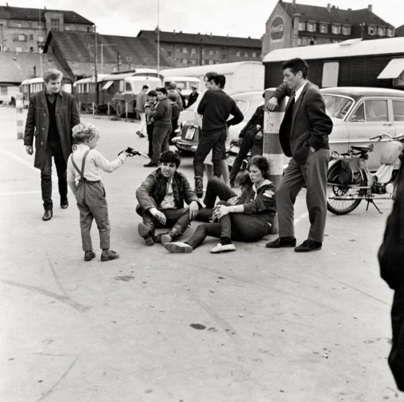Как выглядела бунтующая молодёжь Швейцарии в 1950-х годах. Фотограф Карлхайнц Вайнбергер