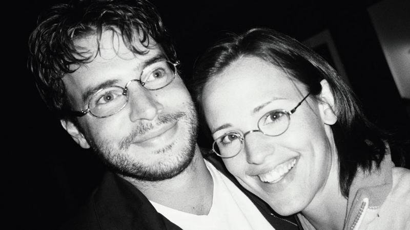 Дженнифер Гарнер со своим будущим первым мужем Скоттом Фоули, 2000 год