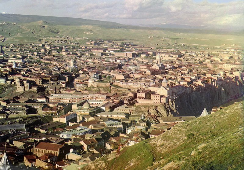 Вид на Тбилиси из церкви святого Давида, 1910 год. (Prokudin-Gorskii Collection/LOC)