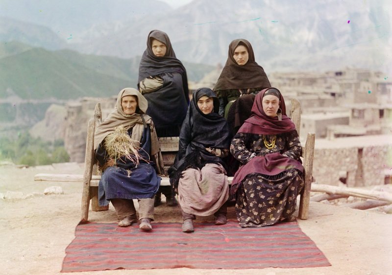 Группа женщин в Дагестане, 1910 год. (Prokudin-Gorskii Collection/LOC)