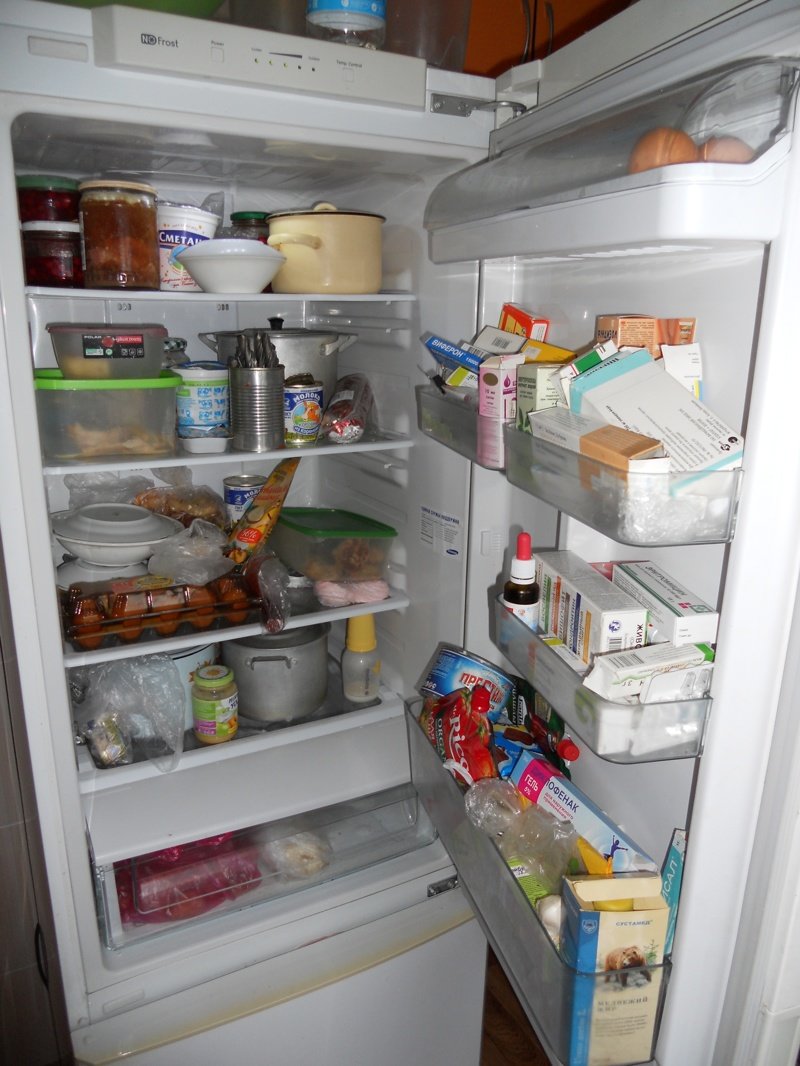 И внутренности майкопского холодильника